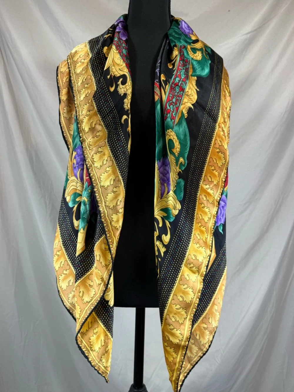 Mastermark Oy‎ Vintage 100% Silk Scarf Large Square